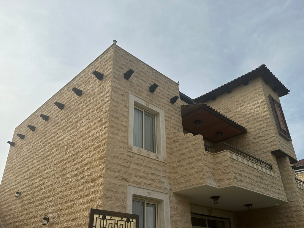 Small Suite image 1